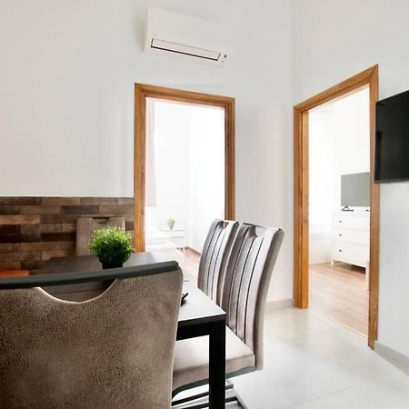 Premium Apartment By Hi5 - Central 3 Bedroom บูดาเปสต์ ภายนอก รูปภาพ